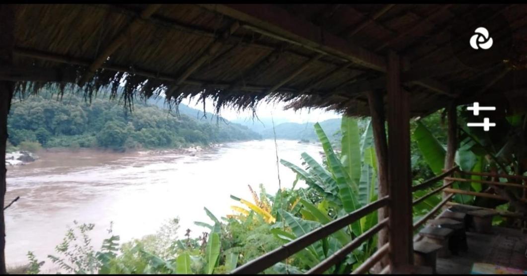 Ferienwohnung Mekong Backpackers Muang Pakbèng Exterior foto