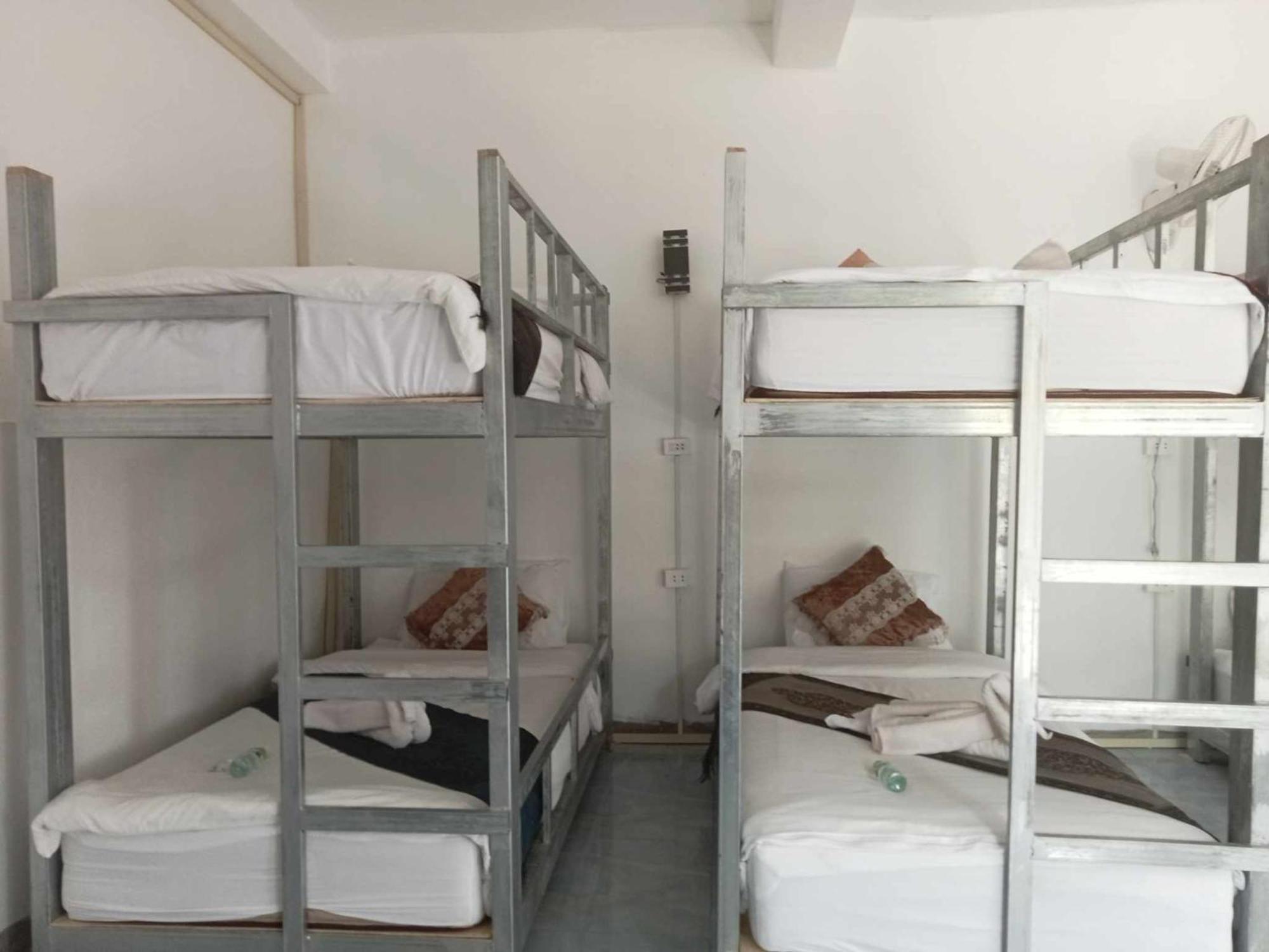 Ferienwohnung Mekong Backpackers Muang Pakbèng Exterior foto