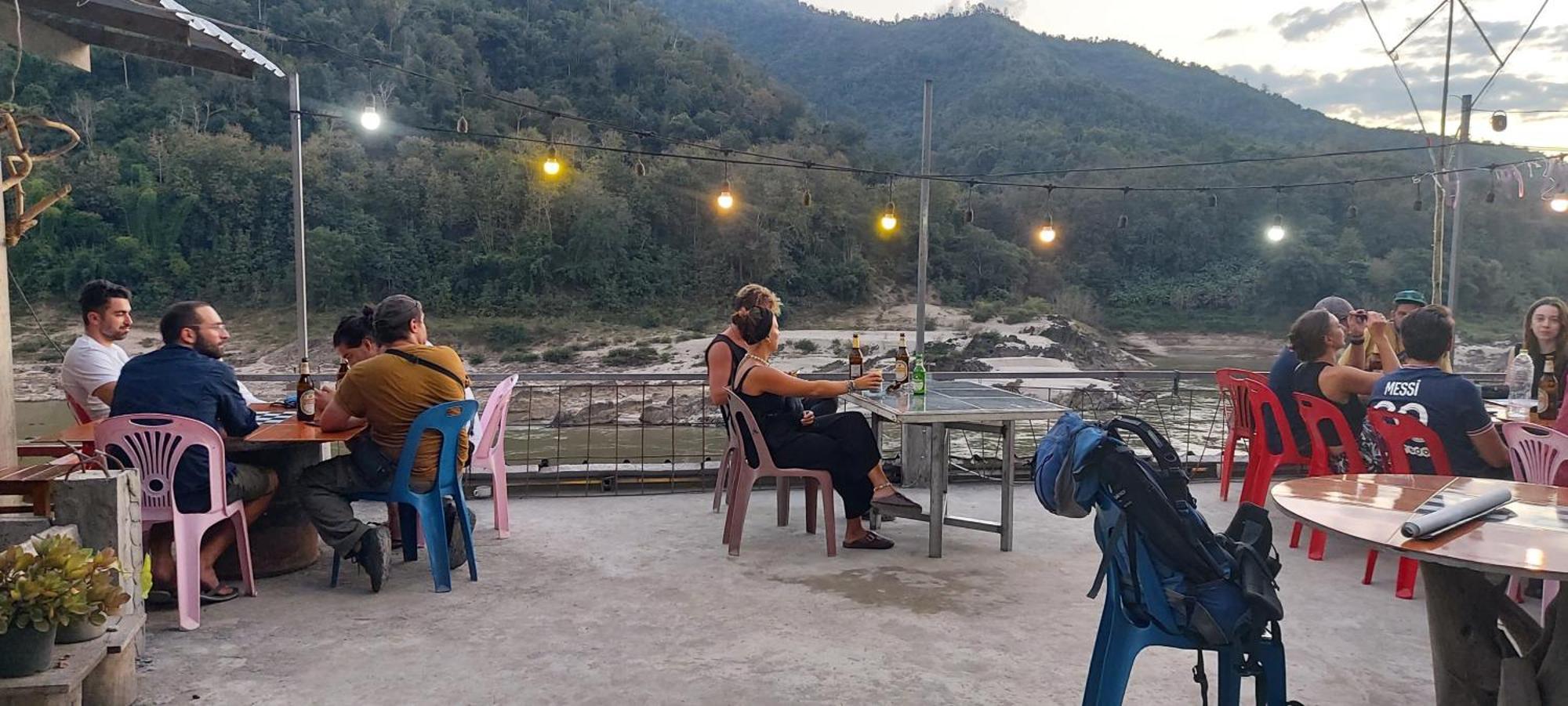 Ferienwohnung Mekong Backpackers Muang Pakbèng Exterior foto