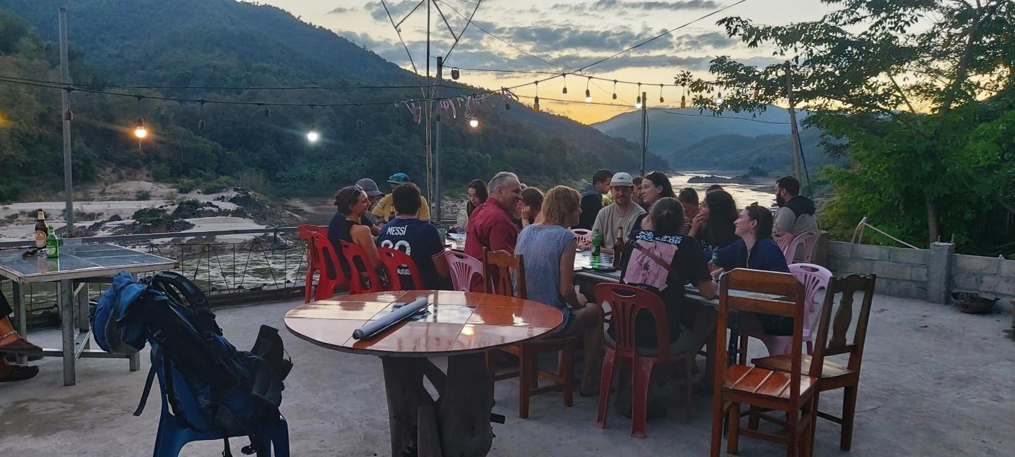 Ferienwohnung Mekong Backpackers Muang Pakbèng Exterior foto
