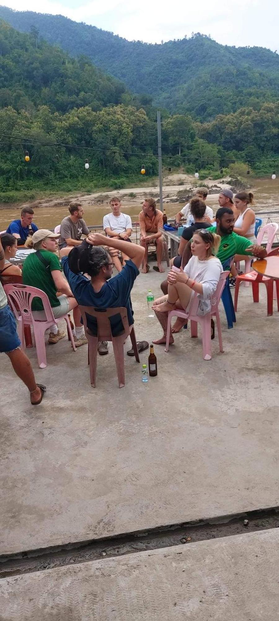 Ferienwohnung Mekong Backpackers Muang Pakbèng Exterior foto