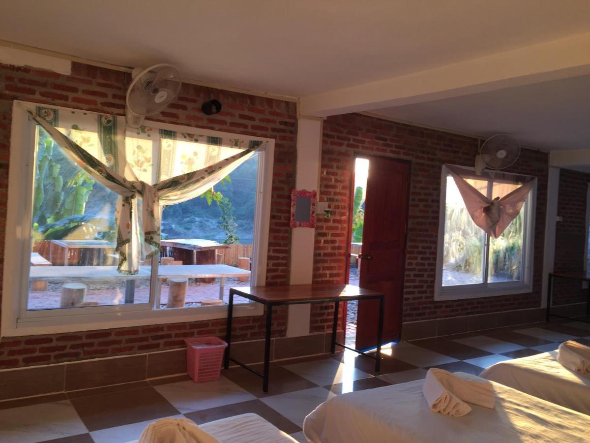 Ferienwohnung Mekong Backpackers Muang Pakbèng Exterior foto